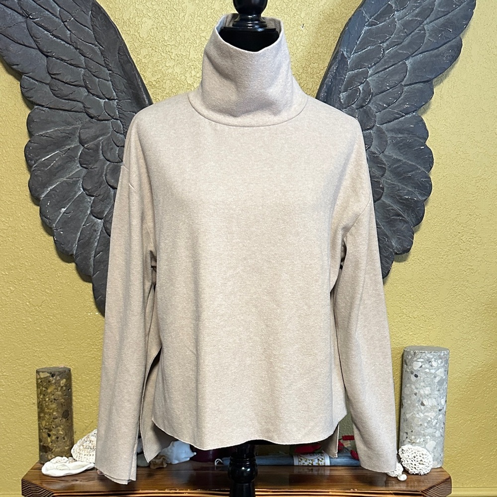 Zara Turtleneck light Sweater